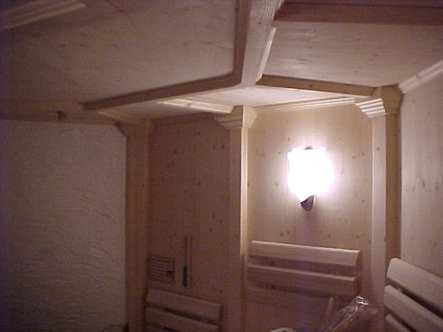 Koll Saunabau prsentiert die Saunareferenz Sauna im Hotel Austria in Ischgl Tirol sterreich ++ Stubensauna im tiroler Stil ++ Saunaliegen und Saunabnke  aus deutscher Waldpappel tropenholzfrei im 40mm Saunabohlen 